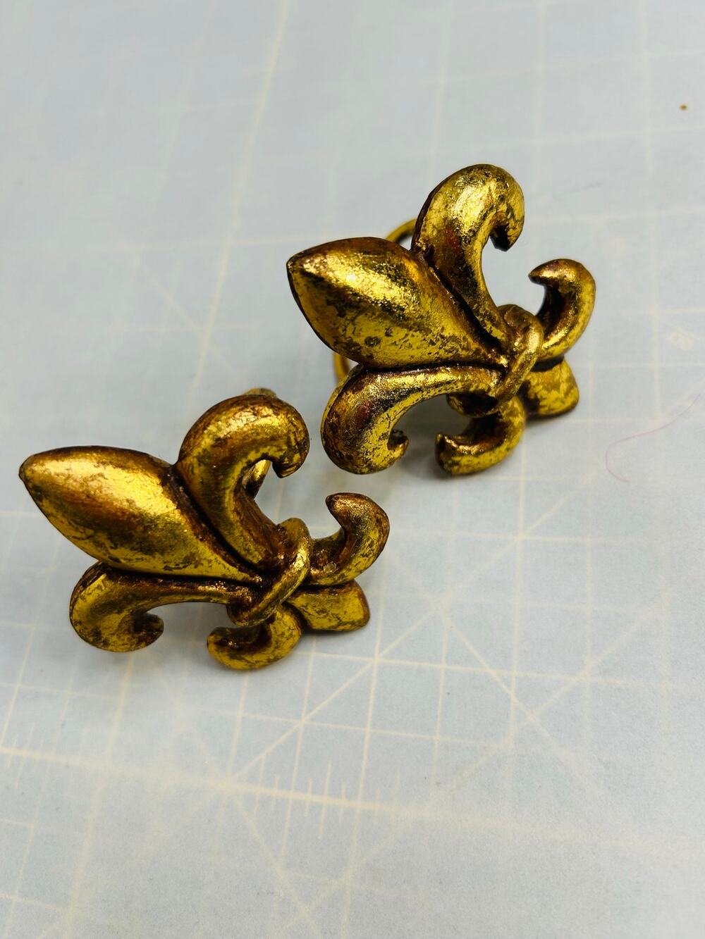 Fleur de Lis Decorative Napking Holders Set of 2 Gold Tone Vintage Look